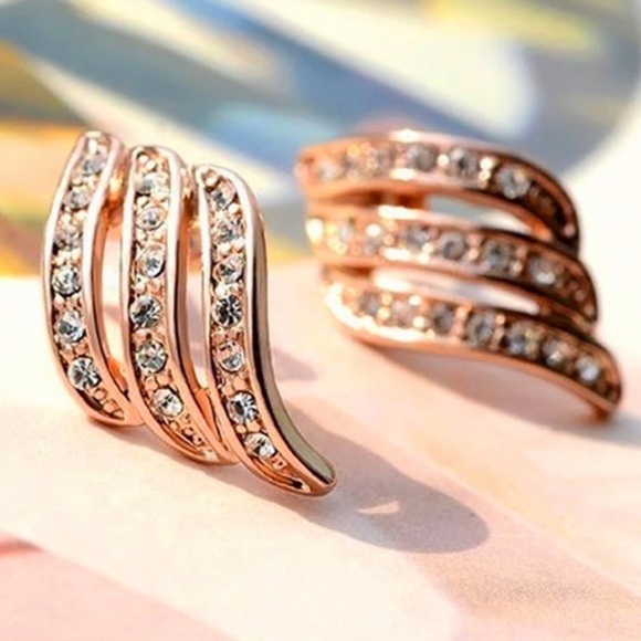 NEW!๐๐ROSE๐๐GOLDEN! SWIRLED CZโS!๐๐STUNNING! - Picture 7 of 8